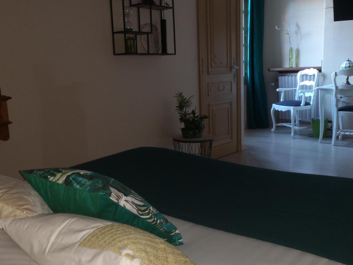 Hotel Les Deux Magots La Roche-Bernard Eksteriør billede